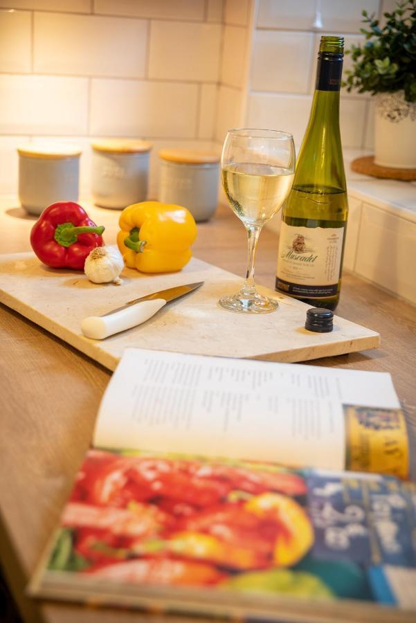 Woodland Cottage - Private Courtyard - Pet Friendly Retreat In The Heart Of Windermere Dış mekan fotoğraf